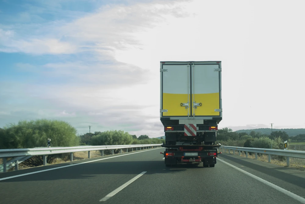 Symbolic image for VTL 385(2): overheight vehicle or truck